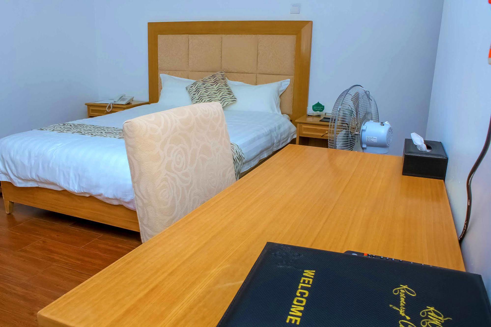 Rosemary Courts Bed & Breakfast Entebbe Exterior photo